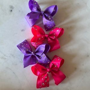 Pink and purple bows in little cute crystals 🎀💜🎀💜